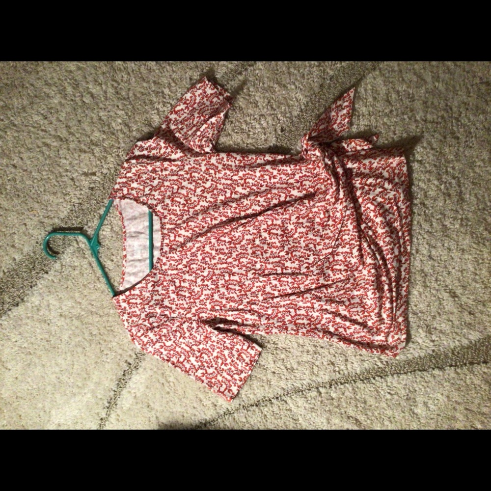 Easy- going wrap top